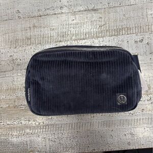 LULULEMON 1L Corduroy Belt/Crossbody Bag
Navy Blue